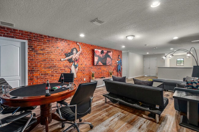 Building Photo - 1626 Lima Ave