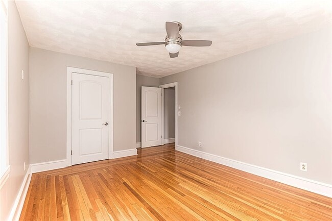 Building Photo - 76 Crossland Rd