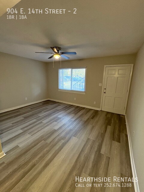 Building Photo - 904 E 14th St