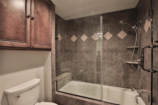Building Photo - 14655 Champion Forest Dr Dr