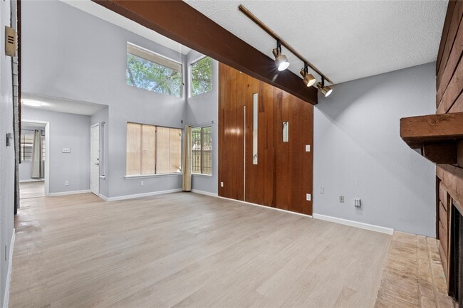 Building Photo - 12528 Wellington Park Dr