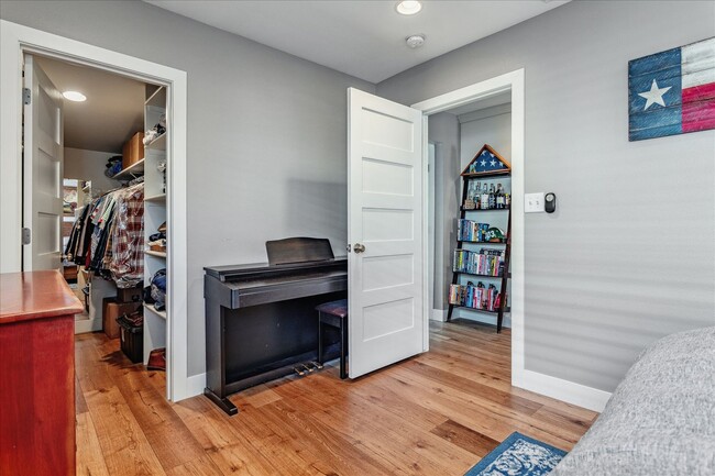 Building Photo - Updated 2BD, 2BA Denver Bungalow with Fenc...