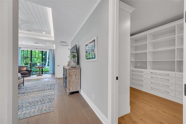 Building Photo - 450 N Swinton Ave