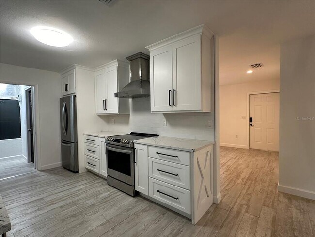 Building Photo - 4300 Avanti Cir