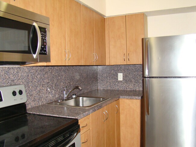 Building Photo - Act Fast! Move-In Specials Ending Soon – 1...
