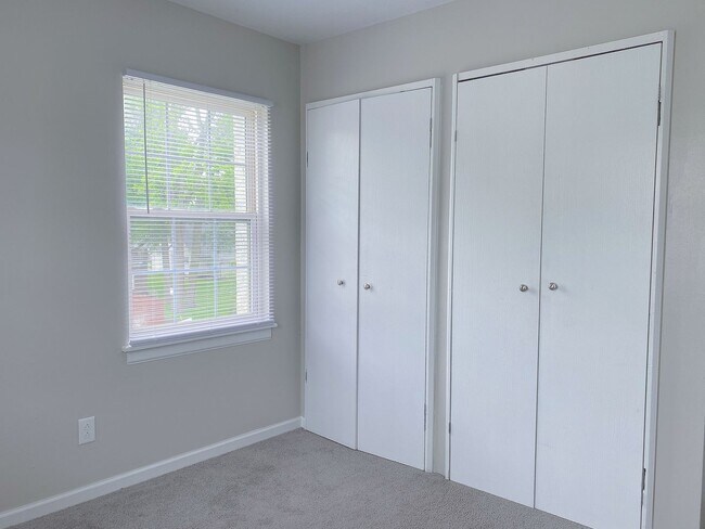 Building Photo - 1 bed 1 bathroom apartment