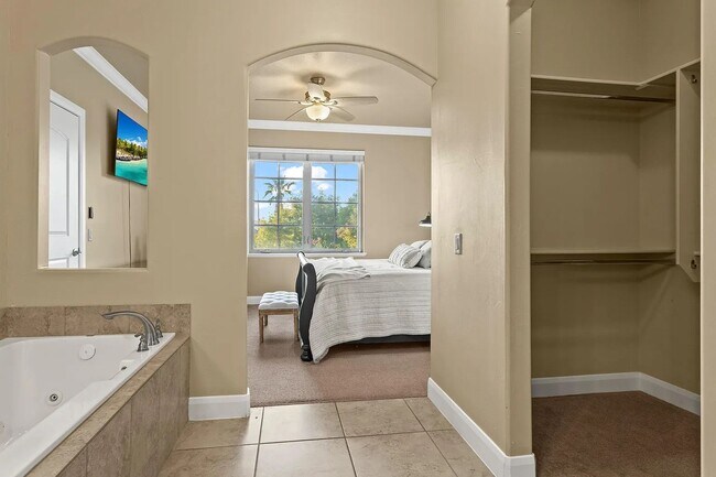 Building Photo - Fully Furnished 2 Bedroom Home.