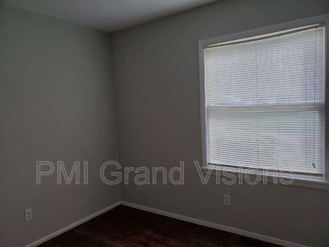 Building Photo - 45 Whippoorwill Dr