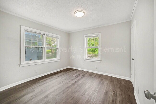 Building Photo - 5114 Brooklyn Ave