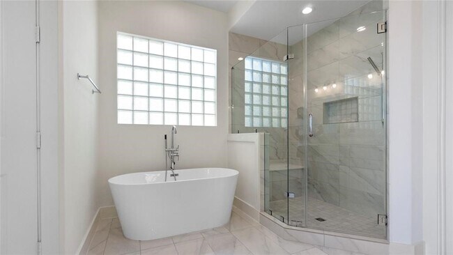 Building Photo - 4621 Maxie St