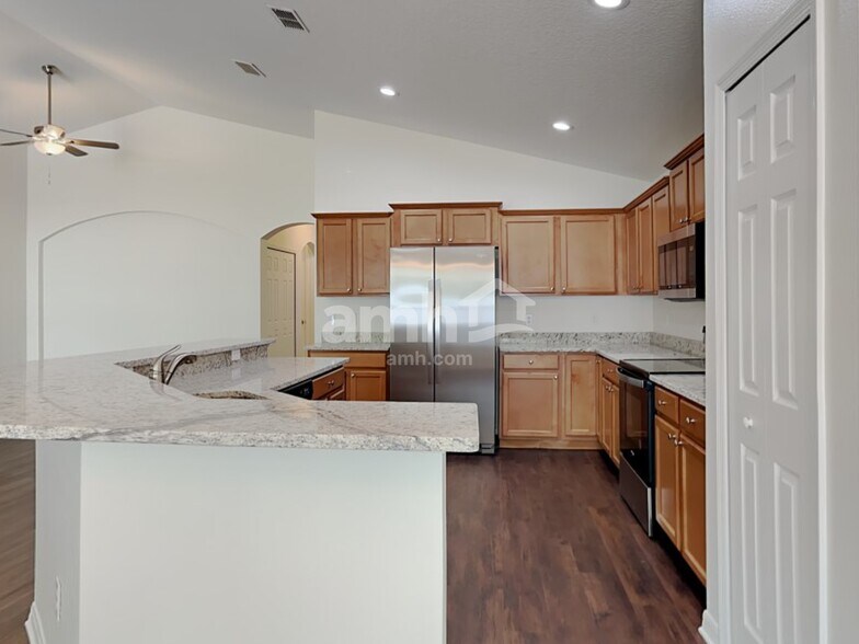Building Photo - 1703 Boggy Oak Ln