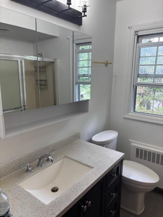 Building Photo - 80 Cedarhurst Ave