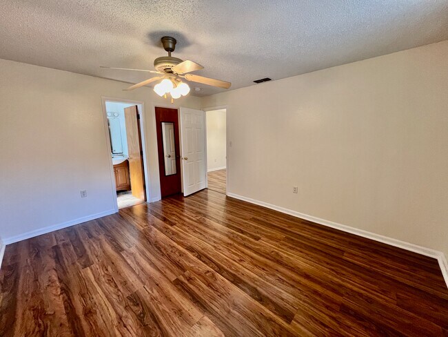 Building Photo - 4205 Old Rd 37