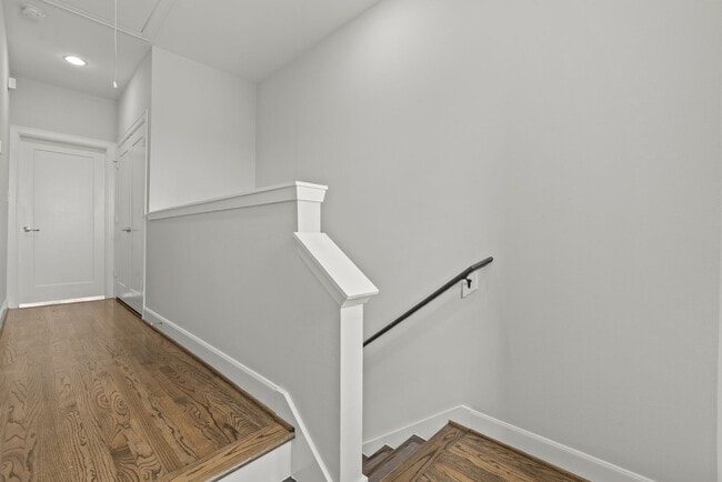 Building Photo - Modern Three-Story Home in Timbergrove Yards