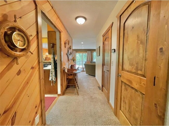Building Photo - 38258 Deer Lake Way