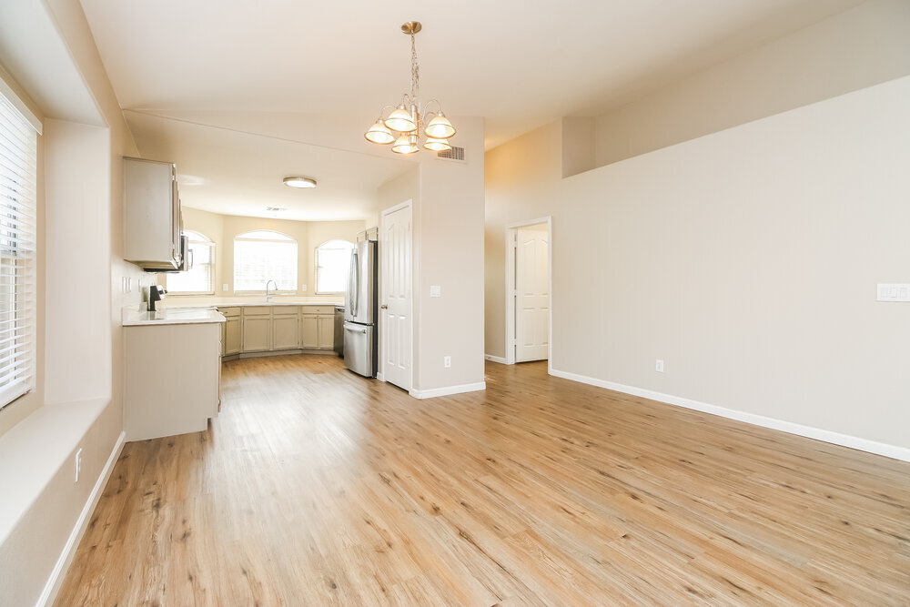 Building Photo - 2044 S Avoca Cir