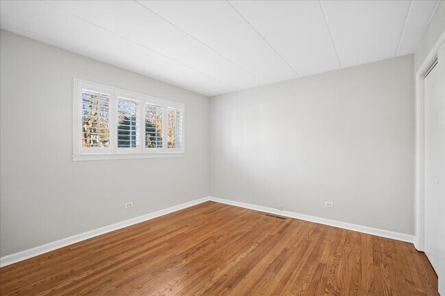 Building Photo - 319 Vine Ave