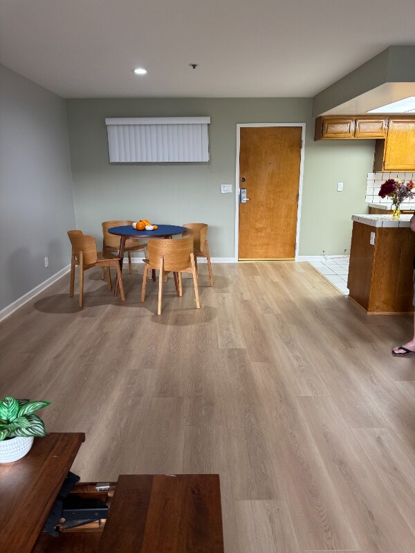 Building Photo - 12712 Moorpark St