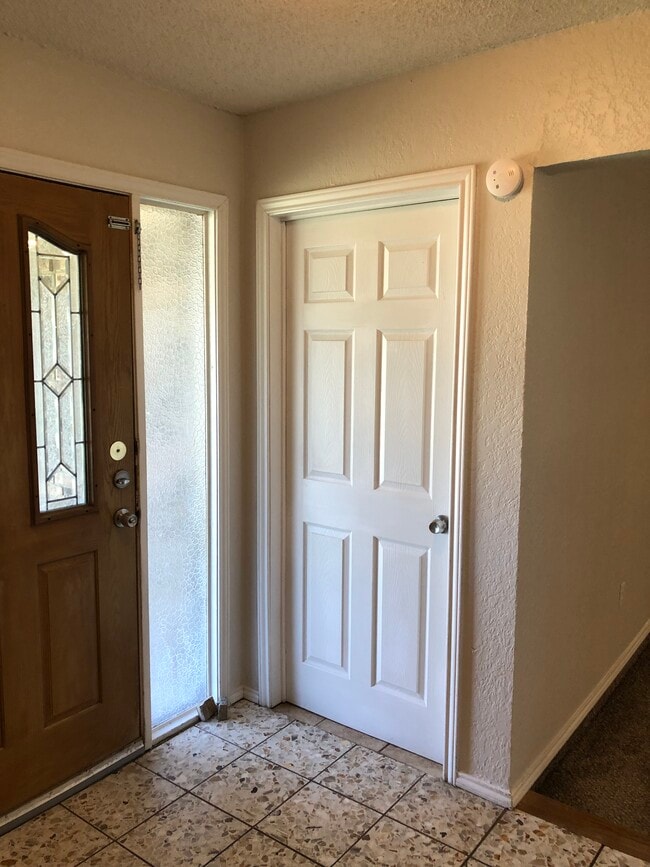 Building Photo - 7528 Clover Ln
