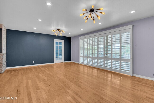 Building Photo - 4200 Wallington Dr