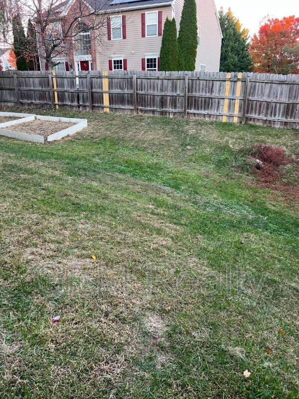 Building Photo - 11 Maggie Ct