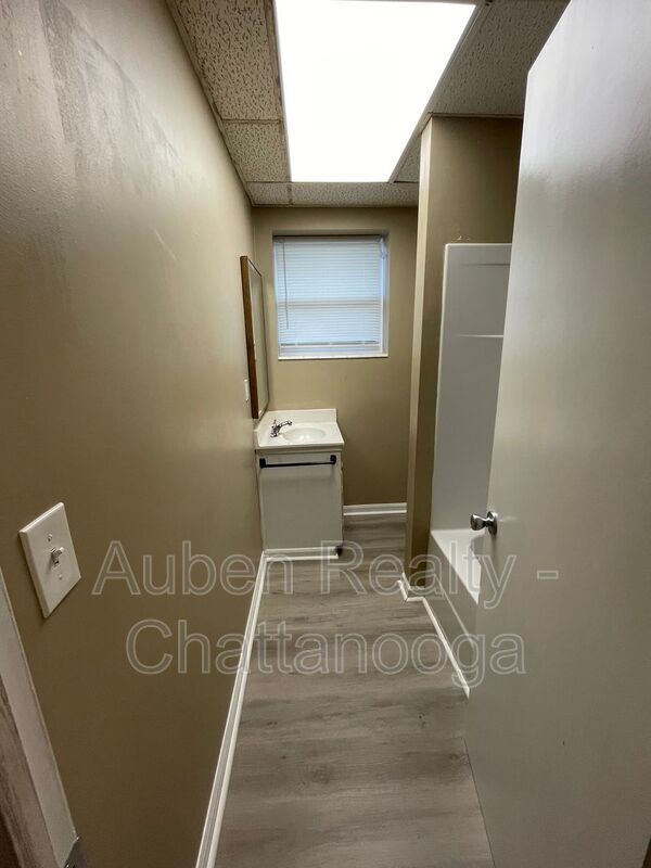 Building Photo - 106 Whitecrest Cir NW