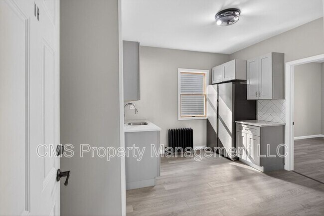 Building Photo - 378 Grand St