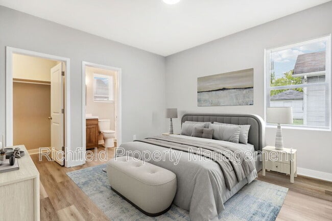 Building Photo - 2015 E Maryland St