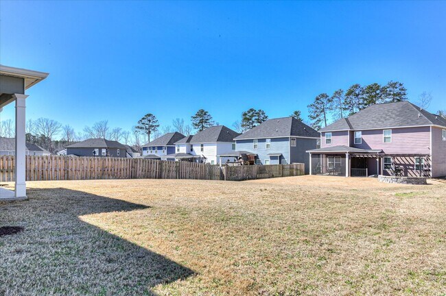 Building Photo - 705 Navan Ln