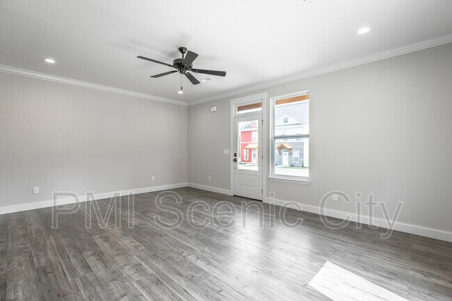 Building Photo - 1908 Cypress Ln