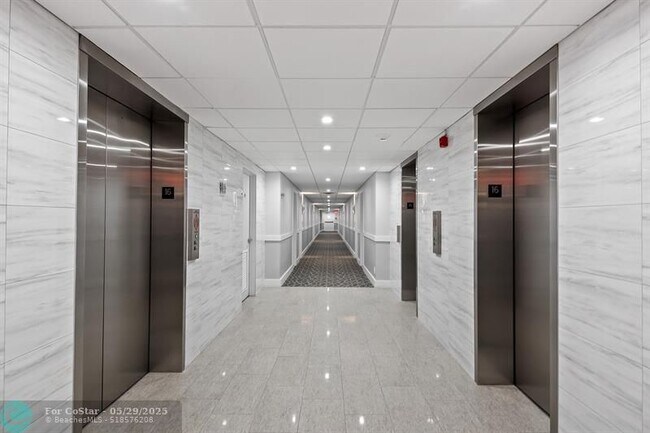 Building Photo - 3700 Galt Ocean Dr