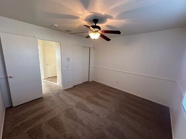 Building Photo - Beautiful 3 Bedroom Home with RV Parking