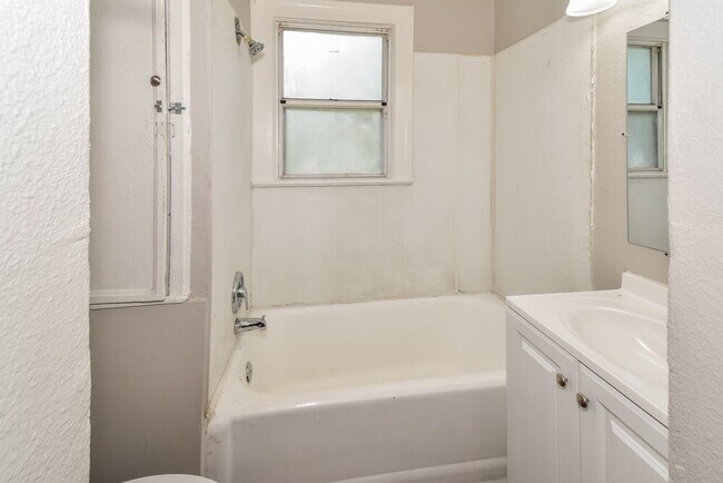 Building Photo - 6526 Perry St