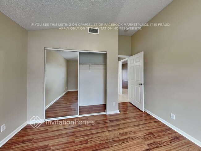 Building Photo - 13297 Emerald View Ct