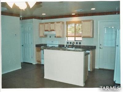 Building Photo - 4838 E 2nd St