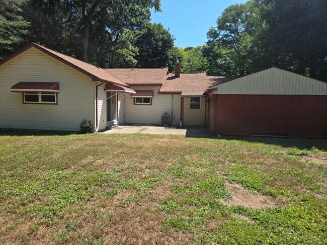 Building Photo - 1460 Gravel Ridge Dr