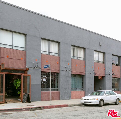Building Photo - 940 E 2nd St