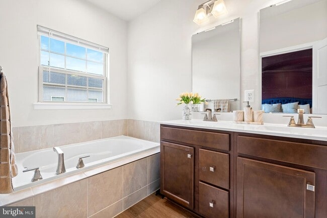 Building Photo - 14730 Spring Haven Ln