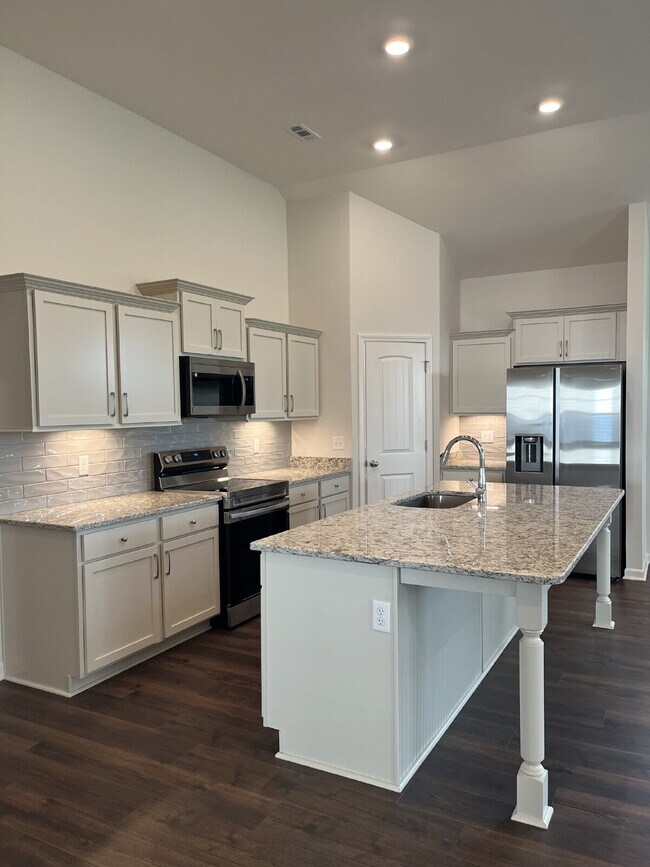 Building Photo - 306 Crimper Ln