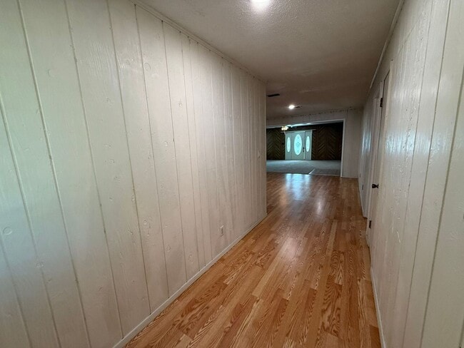 Building Photo - Milton / Pace - 3 bedroom, 2 bathroom