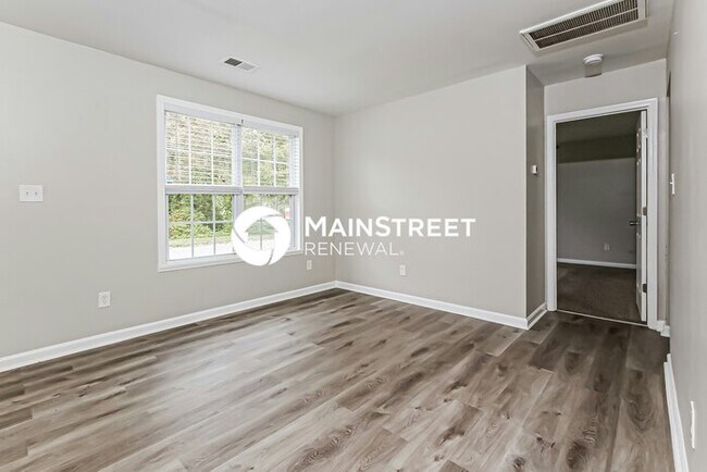 Building Photo - 3 Bedroom Pet-Friendly Home in GASTONIA, NC with Main Street Renewal