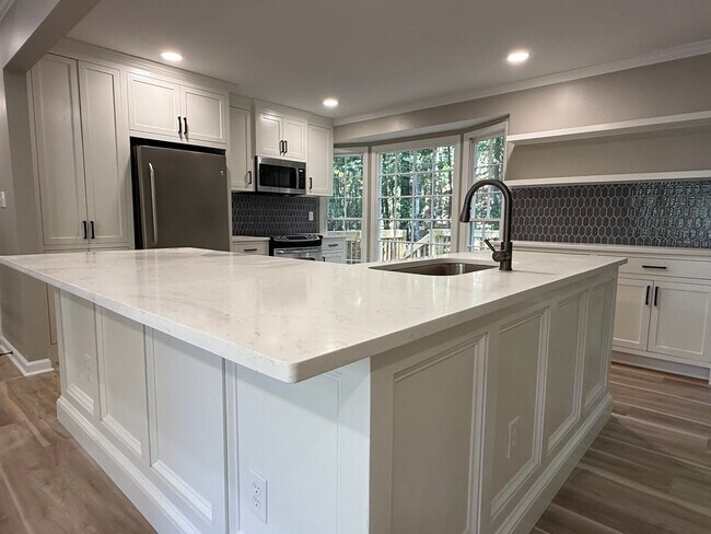 Building Photo - Oak Mountain 3 Bedroom Home