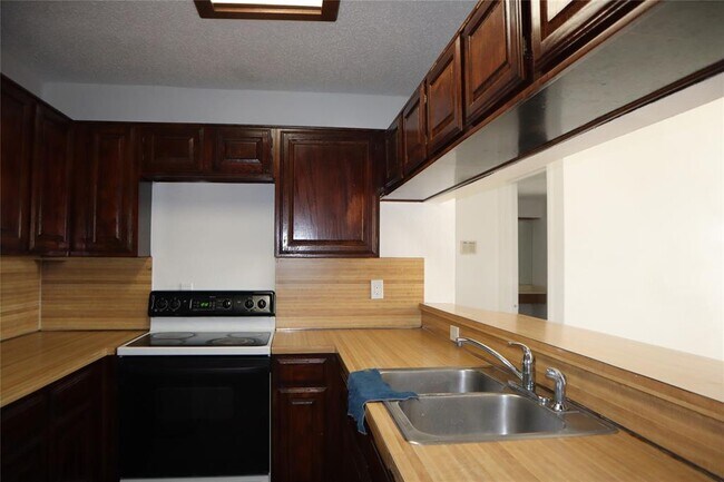 Building Photo - 2731 Eagle Pass