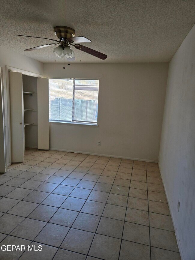 Building Photo - 6627 Escondido Dr