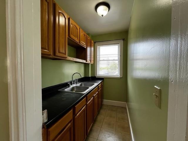 Building Photo - 362 Lonsdale Ave
