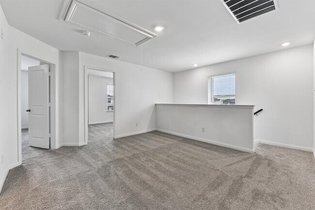 Building Photo - 235 Surrey Oaks