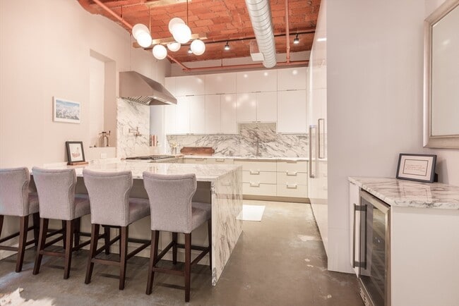 Building Photo - 717 Atlantic Ave