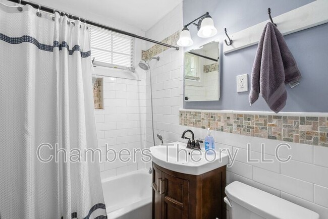 Building Photo - 3904 Lantern Dr