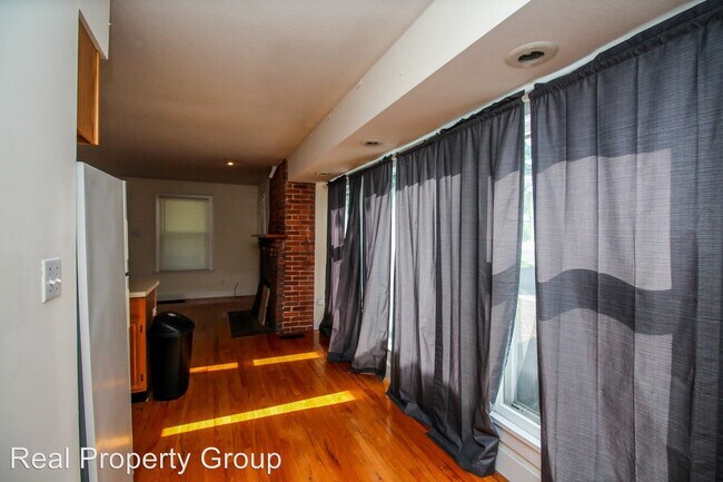 Building Photo - 1410 Anthony St