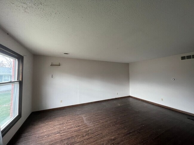 Primary Photo - 401 W Jackson St